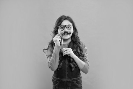 amazed teen party-goer. party time. birthday holiday celebration. having fun. lets celebrate.の写真素材