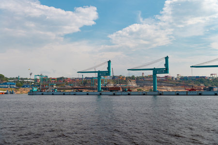 Manaus, Brazil - December 04, 2015: industrial crane in cargo portのeditorial素材