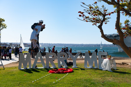 San Diego, USA - March 28, 2021: Embracing Peace copy sculpture of Unconditional Surrenderのeditorial素材