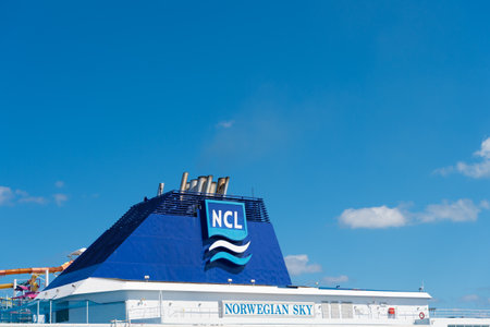 Nassau, Bahamas - Februay 18, 2016: ncl norwegian cruise line ship logoのeditorial素材