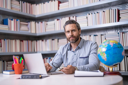 Teacher do remote education with virtual classes. remote school education. teacher teaching online...