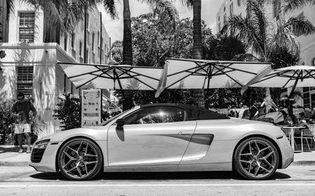 Miami Beach, Florida USA - June 5, 2024: 2014 Audi R8 green luxury car in Miami beach street. Audi r8 at ocean drive. side viewのeditorial素材