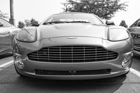 Chicago, Illinois, USA - September 08, 2024: 2020 2006 Aston Martin V12 Vanquish S sportscar, front view. 2006 Aston Martin V12 Vanquish S. 2006 Aston Martin V12 Vanquish S grey carのeditorial素材