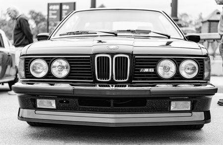 Chicago, Illinois - September 29, 2024: BMW e24 m6 parked on the street. BMW e24 m6 Black color front view . BMW e24 m6 in chicagoのeditorial素材