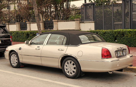 Miami, Florida, USA - December 10, 2024: 2003 Lincoln Town Car Cartier convertible car. Luxury convertible car of Lincoln Cartier. Car of Lincoln Cartier parked outdoor. Lincoln Cartier, corner viewのeditorial素材