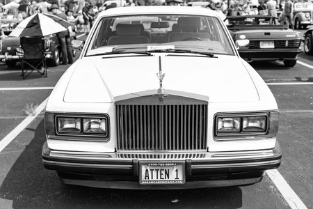 Chicago, Illinois, USA - September 08, 2024: Rolls Royce Silver Spirit vehicle, corner view. Retro classic car. Rolls Royce Silver Spur car. Rolls Royce Silver Spirit at Chicagoのeditorial素材