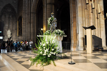 PARIS AUGUST 15 Interior of the Cathedral of Notre-Dame in Paris, France on August 15, 2012 のeditorial素材