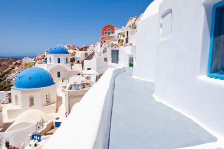 Narrow path in Oia village  on the island of Santorini, Greeceの写真素材