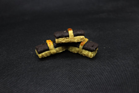 Portraits of cakes that are often served during Eid. There are castangel, nastar, snow cakes and...