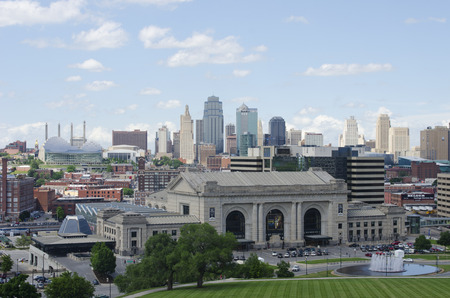 The Kansas City skyline continues to grow, but the recognizable Western Auto building and recently renovated Union Station have dominated the landscape for many years.のeditorial素材