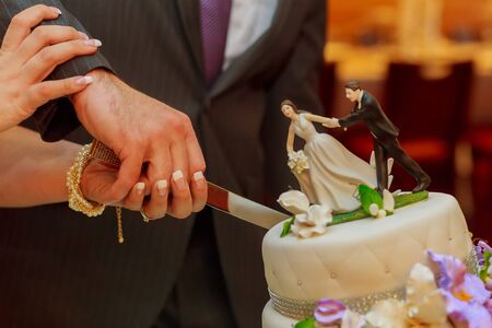 wedding cake eating treat sugar detail baked table expensive
