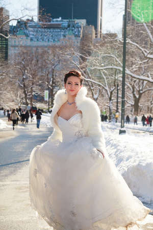 Winter bride Bride in the winter against the backdrop of New York centralParkの写真素材