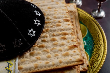 passover bread holiday jewish matzoh celebration and kipahの写真素材