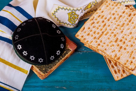 Close up of concept jewish holiday passover matzot and tallit bread on the Jewish holiday.の写真素材