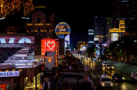 LAS VEGAS, Nevada USA - MARCH 29, World famous Vegas Strip Paris Hotel Bellagio Hotel of night viewのeditorial素材