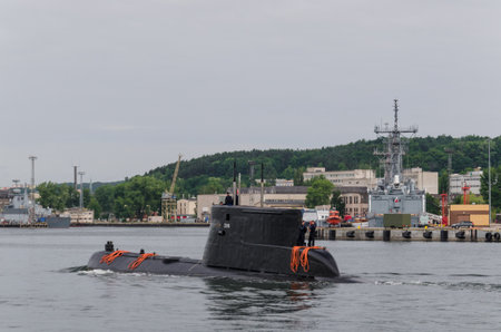 GDYNIA / POLAND - 2018: Submarine of the Polish Navy maneuvers in portのeditorial素材