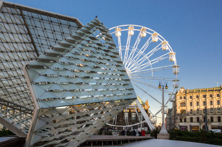 POZNAN / POLAND - 2019: Freedom Monument and the great carousel at Plac Wolnosciのeditorial素材