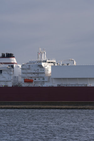 SWINOUJSCIE, WEST POMERANIAN - POLAND - 2022: The LNG tanker flows to gas terminalのeditorial素材