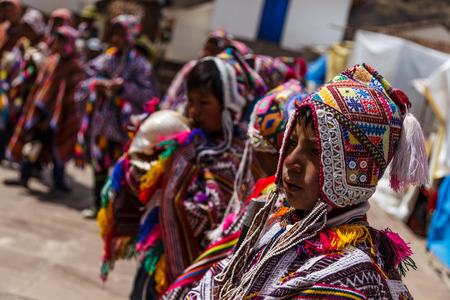 Alpaca ponchos have been traditionally worn by Andean people for centuries, and are still worn today. Traditional alpaca ponchos are a symbol of indigenous culture in the Andes and have become internationally recognized as fashionable additions to any warのeditorial素材