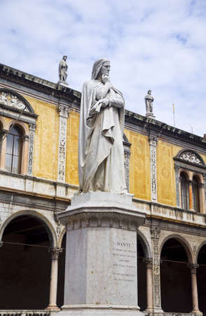 Statue of Dante Alighieri in Verona, Italyの写真素材