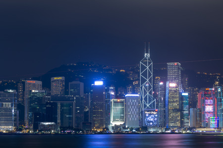 HONG KONG - NOVEMBER 19, 2017: Night scene of Hong Kong skyline at Victoria harbor.のeditorial素材