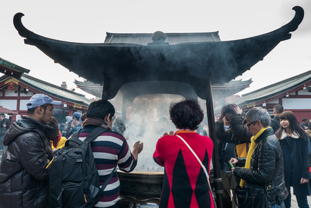 Tokyo, Japan - Nov 30, 2015 : Visitors in Sensoji Temple in Tokyo, Japan. It is the most famous buddhist temple in Asakusa district, one of the main tourist attraction in Tokyo, Japan.
Description
Sensoji Temple, the famous tourist attraction in Tokyo, Jaのeditorial素材