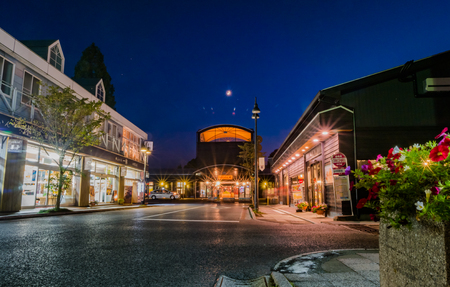 Yufuin, Japan - September 28, 2014: Yufuin station at night in Yufuin, Oita, Japan in the evening. Yufuin was a town located in Oita District, Oita Prefecture, Japan. Yufuin is now a district within the city of Yufu.のeditorial素材