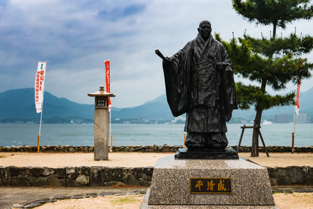 Miyajima, Japan - May 6, 2016: Statue of Taira No Kiyomori, 12th century military leader, at the shore of Miyajima Island. He was the benefactor of the Itsukushima Shinto Shrine.のeditorial素材