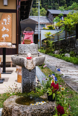 Kyoto, Japan - May 8, 2016: Small shrine on the street to Kiyomizu-dera temple in Kyoto, Japanのeditorial素材