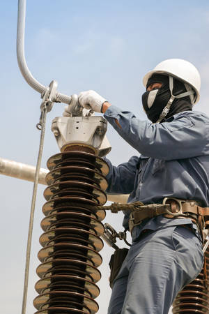 KWAE NOI DAM, PHITSANULOK,THAILAND -JULY-28-2016: Electrical maintenance work on electrical high voltage equipment in annual inspectionのeditorial素材