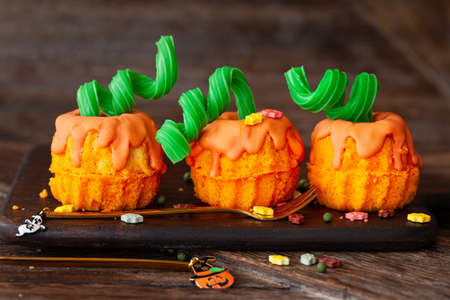 Little pumpkin cakes, mini bundt cake for Halloweenの写真素材