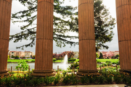 Columns Frame Fountain in Lush Gardens, Historic San Franciscoの写真素材