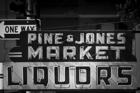 Black and white Liquor Store Signのeditorial素材