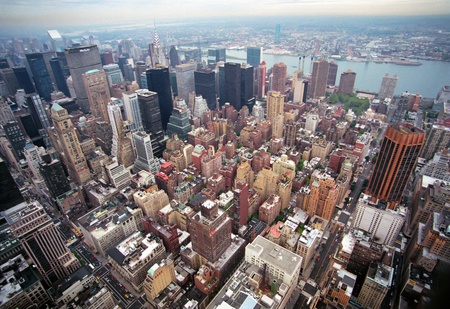 Aerial view of Manhattan from the Empire State Building New York, Vision of the 80'.のeditorial素材