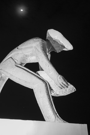 Sculpture named "O Garimpeiro" (The Prospector) at night, Boa Vista, Roraima, Brazil.のeditorial素材