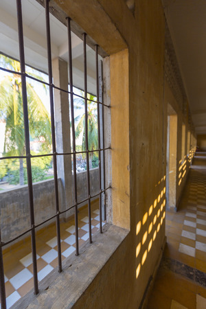 Interior of a cell at Tuol Sleng prison in Phnom Penh, Cambodia. This building was a concentration camp during the Cambodian genocide under the Khmer Rougeのeditorial素材