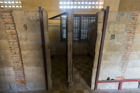 Interior of a cell at Tuol Sleng prison in Phnom Penh, Cambodia. This building was a concentration camp during the Cambodian genocide under the Khmer Rougeのeditorial素材