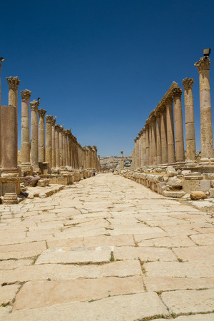 View on the cardo maximus, main road of the Roman city of Jerash (Antioch in antiquity) in Jordan.の写真素材