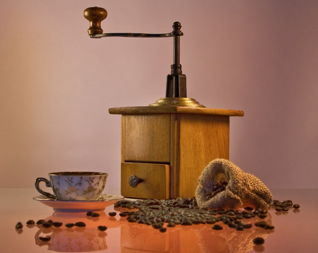 Coffee cup and coffe grainsの写真素材