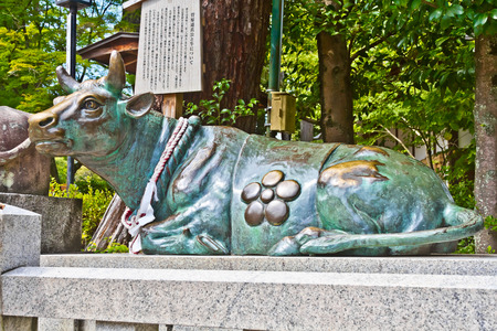 At the CAW statue in shrine, Kyoto, Japanのeditorial素材