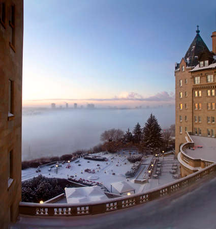 Hotel Macdonald Edmonton Sunrise over the foggy valleyのeditorial素材