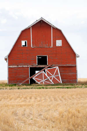 Delapitated Abandoned Barn in Saskatchewan Canada Springtimeの写真素材