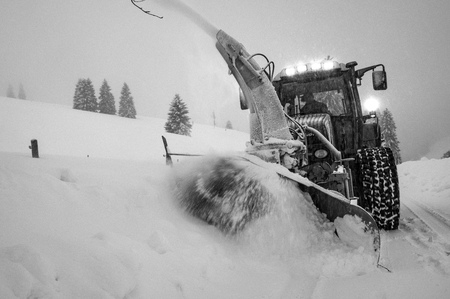 Tractor in winterのeditorial素材