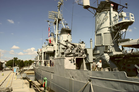 BOSTON, MASS - SEPTEMBER 4: tourists abroad the Navy ship USS Cassin Young in exhibition in Boston, Mass, USA, September 4, 2005のeditorial素材