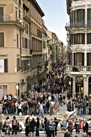 ROME, ITALY - MARCH 29TH; Crowd on the elegant place of Spain,  Piazza di Spagna, in Rome, Italy, 29TH March 2006のeditorial素材