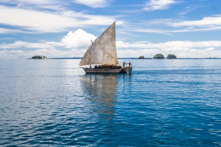Traditional malagasy dhow transporting goods near Nosy Be, Madagascar on apr 4, 2008のeditorial素材