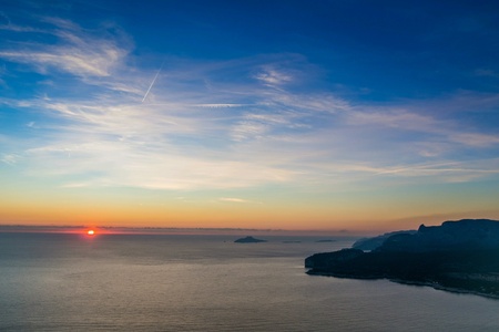 Sunset on the Calanques of Marseille, the day of winter solsticeの素材