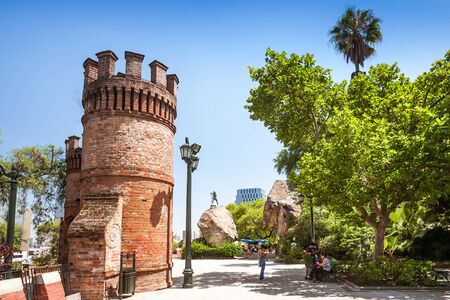 Santiago, Chile, December 17, 2017:  Toutists at Fort Hidalgo on Santa lucia hill in Santiago de Chileのeditorial素材