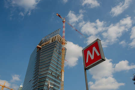 Milan Italy 8 September 2020: Construction of the freeway The Gioia 22 tower, nicknamed shard of glass, is part of the Porta Nuova project. It will be a 120 m high skyscraper located along via Melchiorre Gioia. At the end of the works it will become the Mのeditorial素材