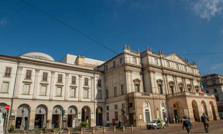 estena facade of the teatro alla scala in milanのeditorial素材